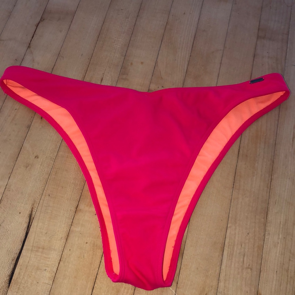 Hot pink bikini bottoms *NEVER WORN*